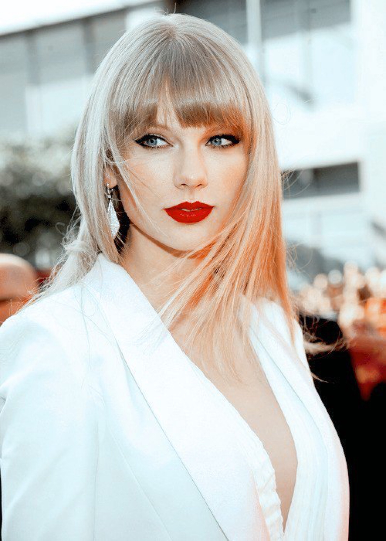 taylor swift red