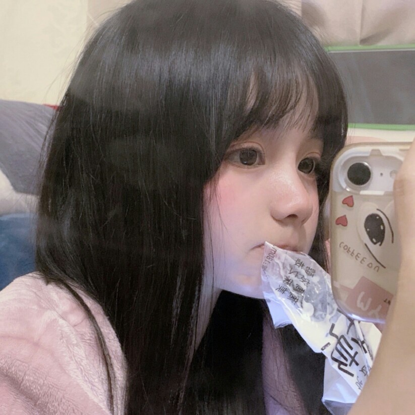 女生头像喜欢关注 点赞收藏带来好运源金允恩