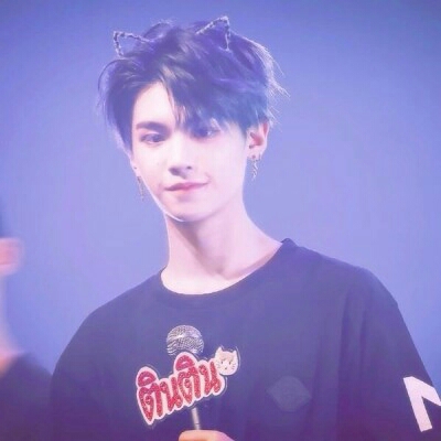 黄明昊 justin