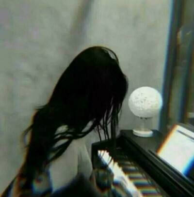 真人丧系女头
