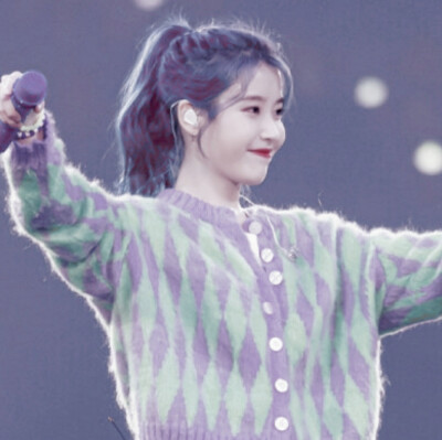 iu 演唱会 蓝发 蓝色 李知恩 李智恩