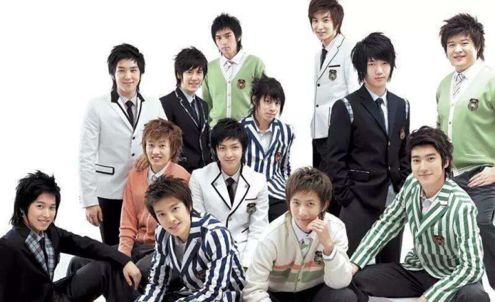 super junior()是韩国sm娱乐有限公司于2005年推出的男子演唱组合,由