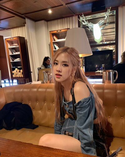 rose壁纸高清 ins,朴彩英rose壁纸ins blackpink rosé朴彩英 高清 壁纸 图源ins