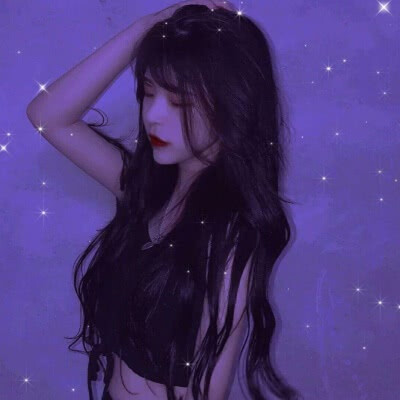 捧着书本的女生头像