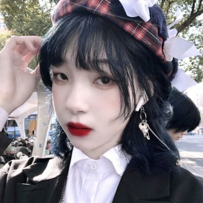 优质风格女生头像 伸手党司马