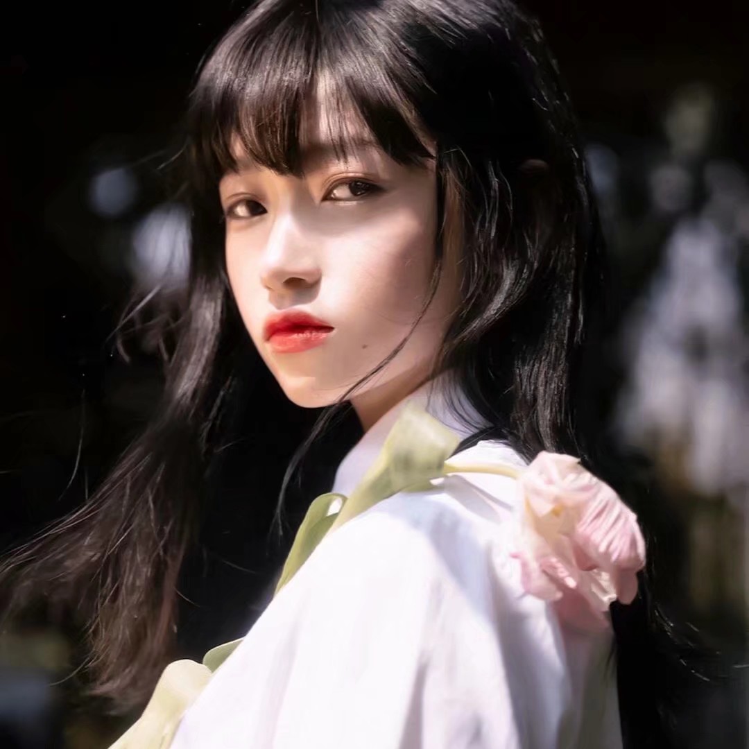 女生头像二传注明:堆糖姜意