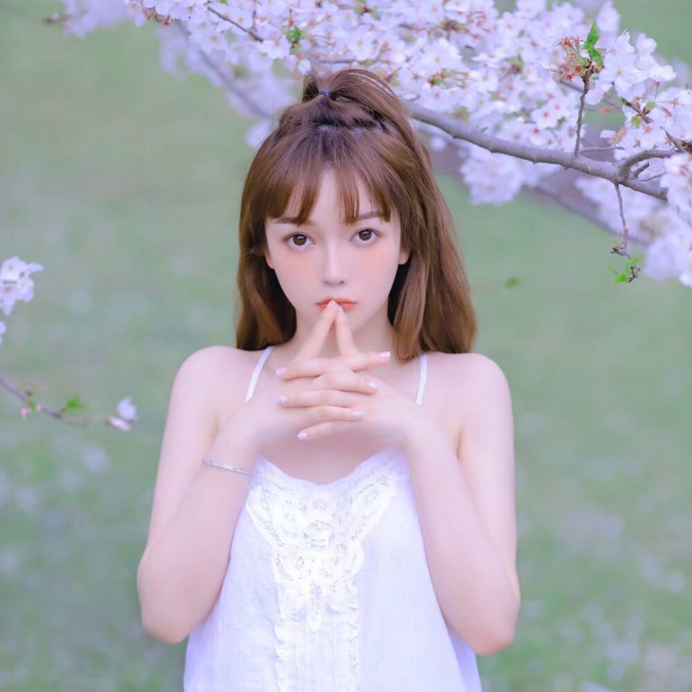 源:兔小来/晚约女生头像/女头/御姐 - 堆糖,美图壁纸