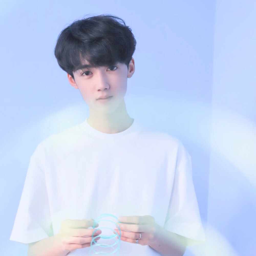 源:兔小来/晚约男头像/男头
