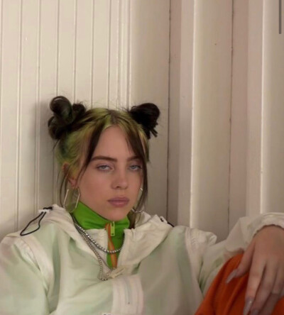 碧梨的图片也就是picture of billie eilish