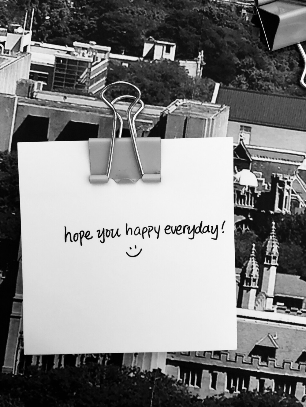 不同角度的"hope you happy everyday"/黑白/ins风/壁纸
