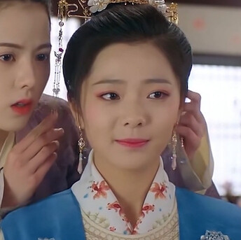 闺头|百世沦陷★黄日莹×金璐莹★惹不起的殿下大人·林真儿×涂