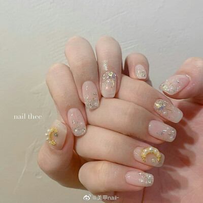 微博原创@美甲nail- 白色珍珠美甲搬运出处见水印.抱图点赞.