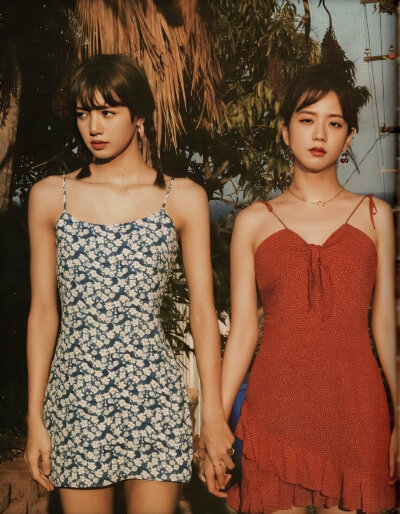 lisa & jisoo