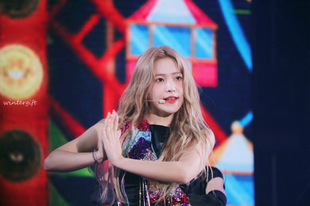 red velvet 金艺琳 yeri 舞台