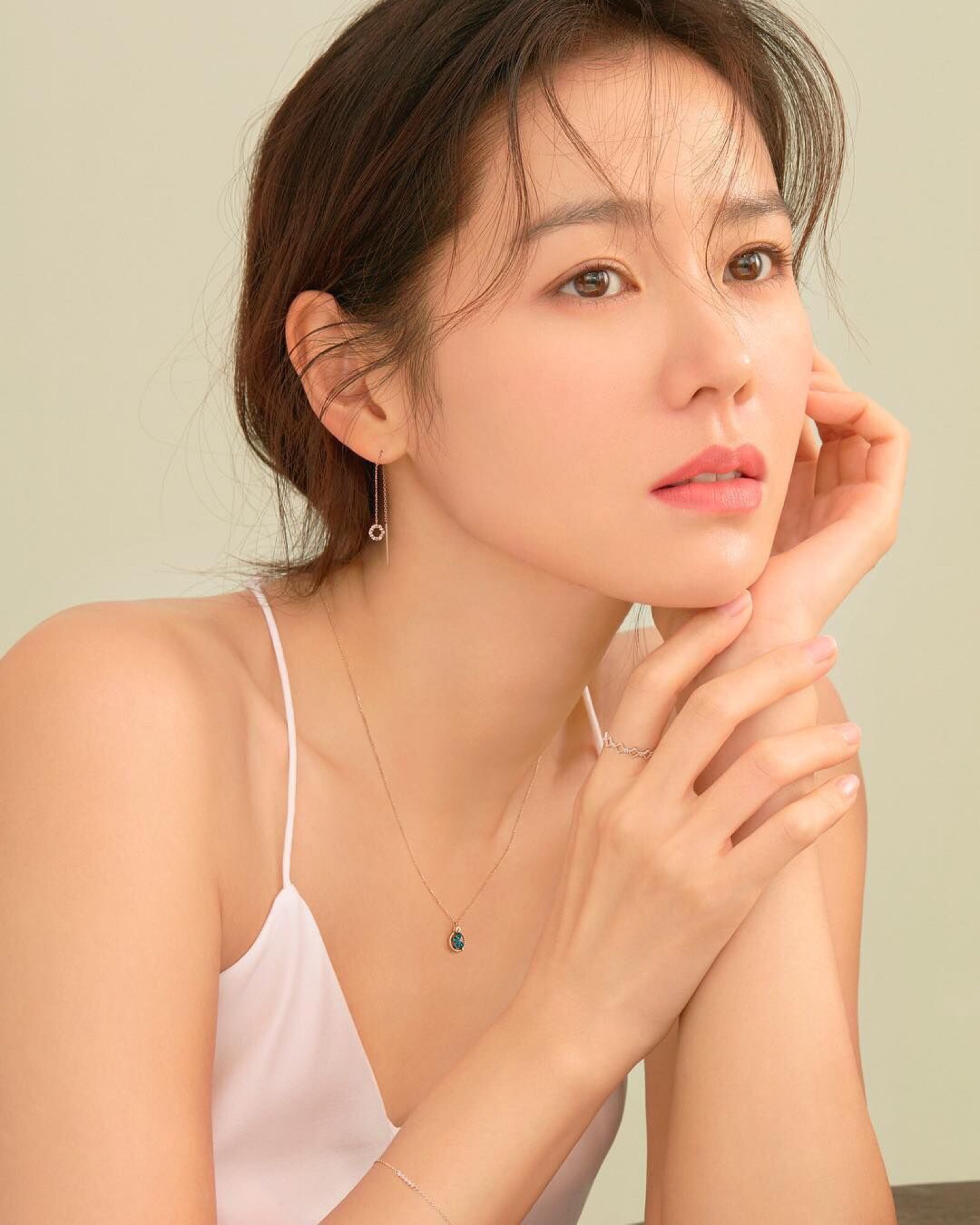 韩国女演员金智媛个人简介-新闻资讯-高贝娱乐
