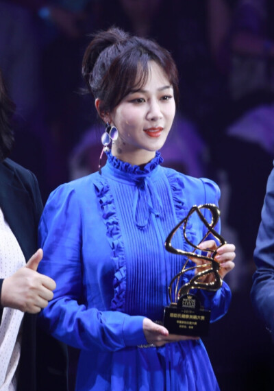 杨紫美图礼服