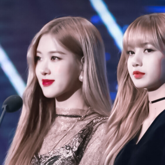 lisa朴彩英"