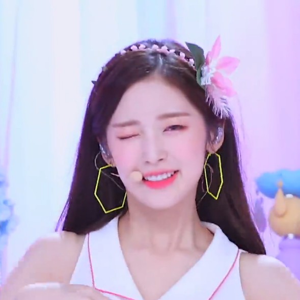 截自庄延 崔乂园oh my girl 可二改头像