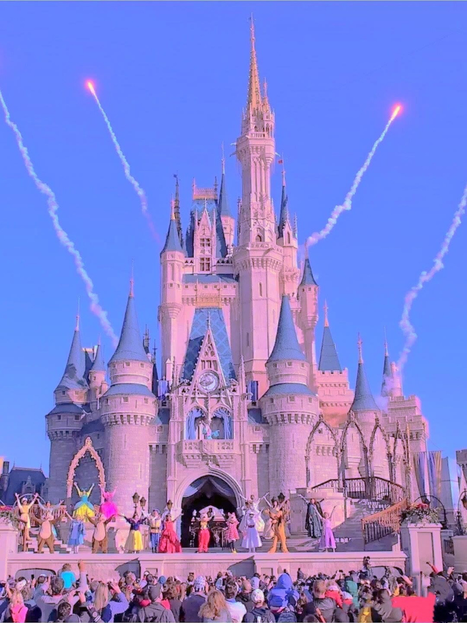 迪士尼城堡-纯洁而美丽的白雪公主图片