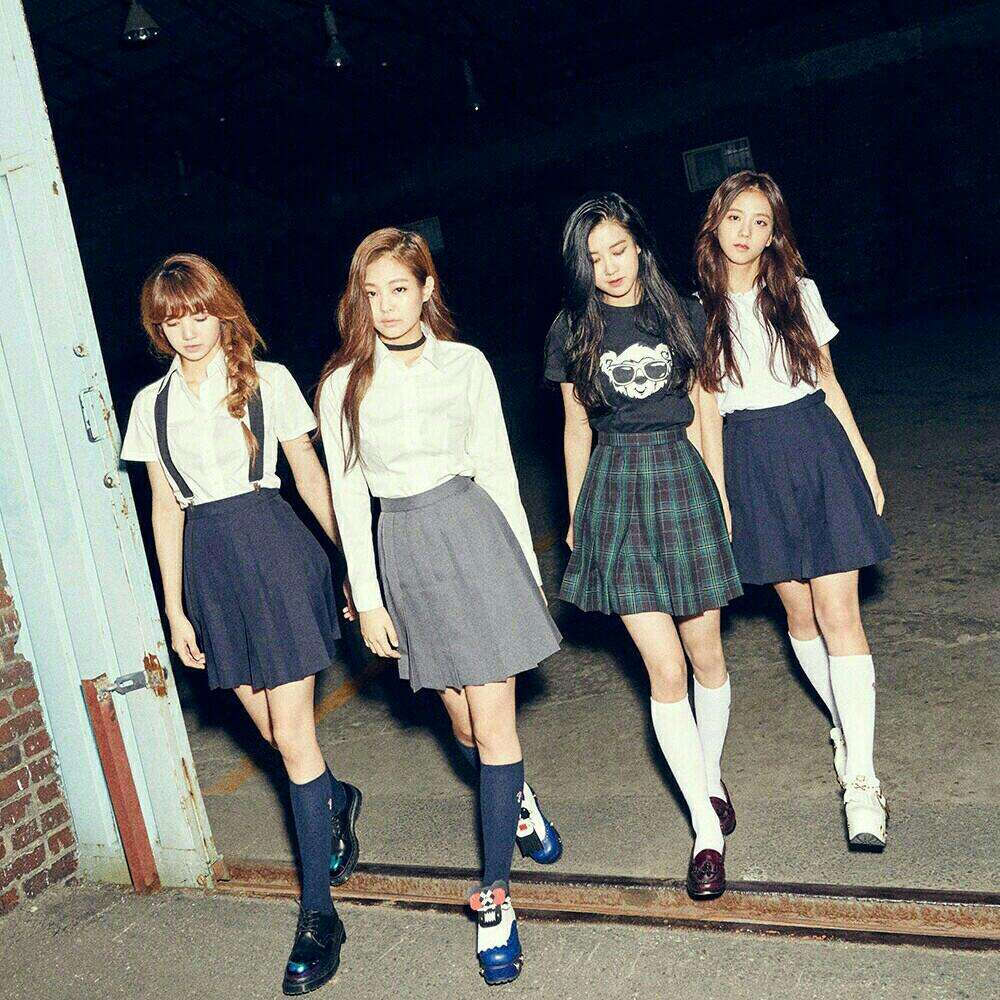 blackpink团4人合照