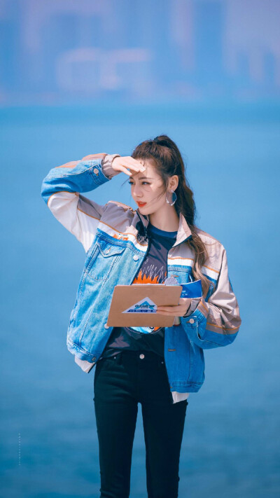 迪丽热巴手机壁纸/锁屏壁纸/聊天背景图明星壁纸/wallpaper/拼接壁纸