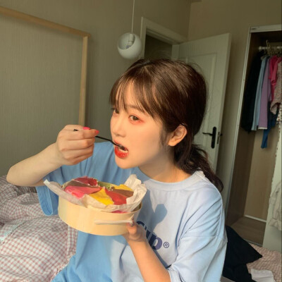 "沉默是一个女孩最大的哭声 如果你懂"女生头像/可爱头像/欧美头像
