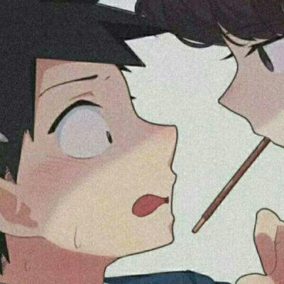 动漫情侣头像趴在一起