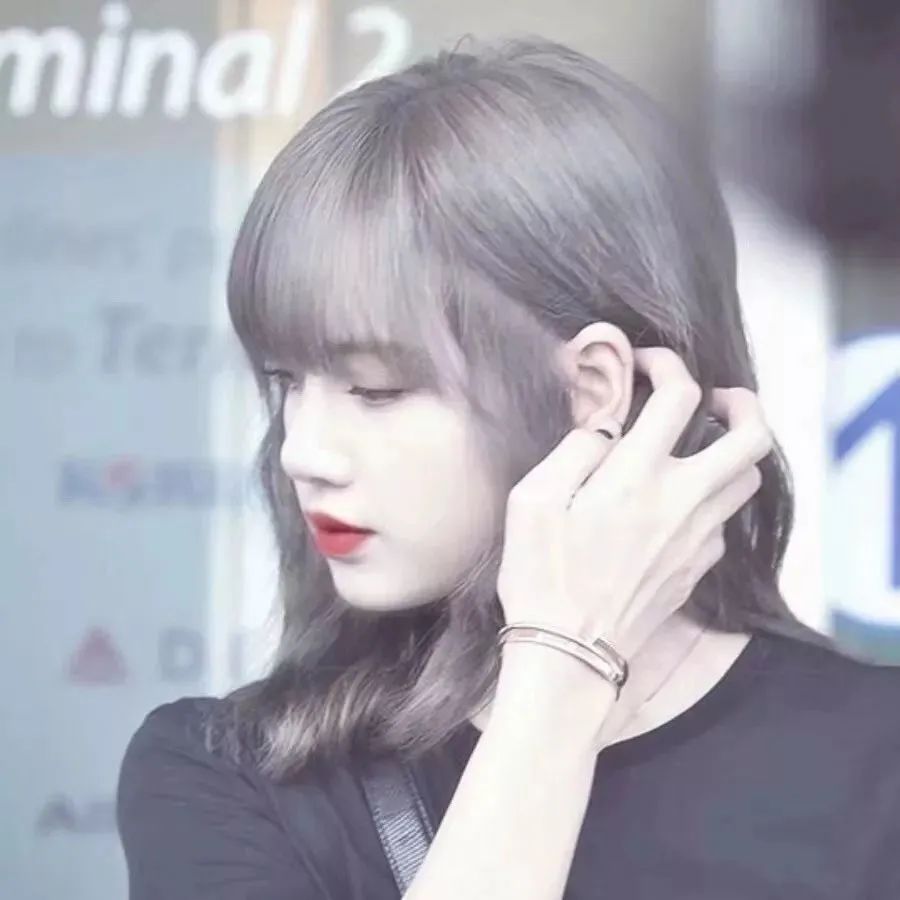 lisa头像鸭～拿图点赞哈