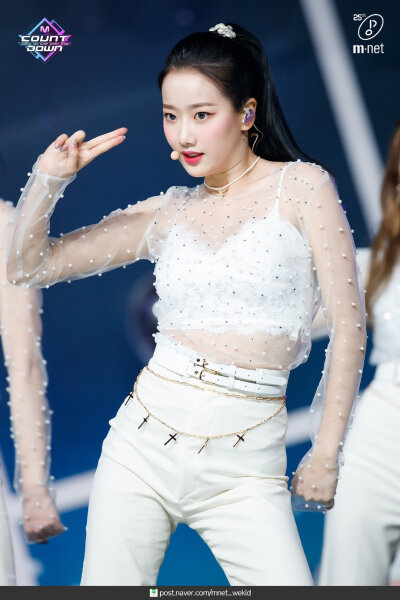 april 李娜恩.