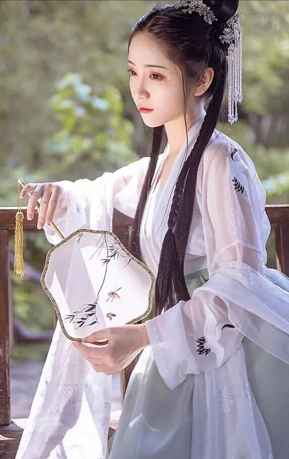 汉服小姐姐