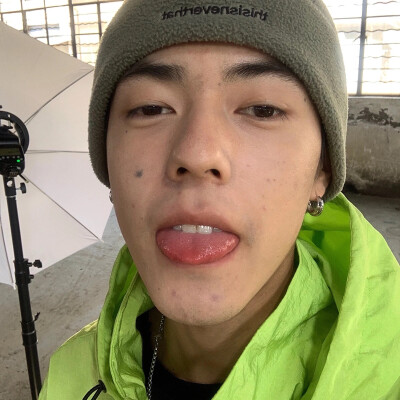 头像/港风/朋友圈文案/半身头像/部位头像/自截头像/微信头像/ins风