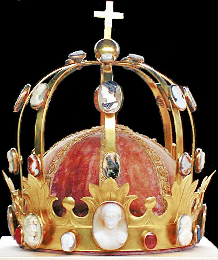 拿破仑加冕时佩戴的"查理曼王冠