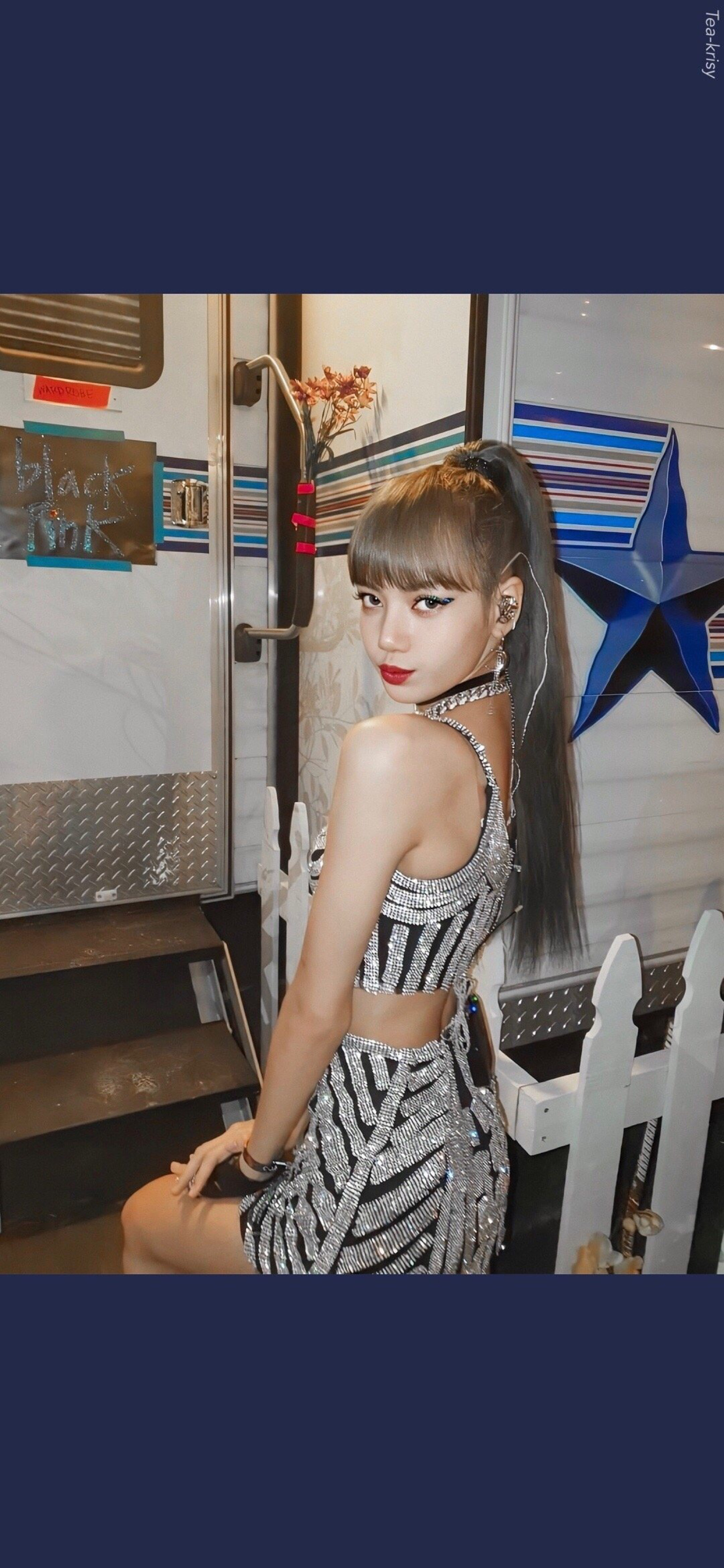 lisa 壁纸 全屏