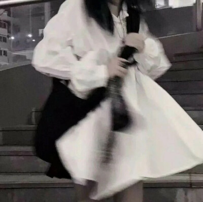 "把温柔交付给一个能察觉你小情绪的男孩子".