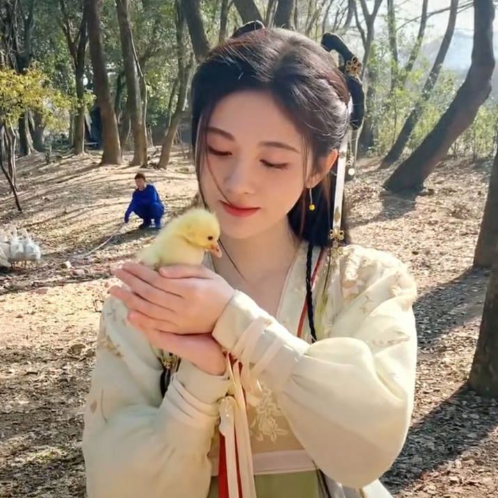 拿图点赞收藏,二传注明dt苏九卿_鞠婧祎头像,当头像无需注明,可二改