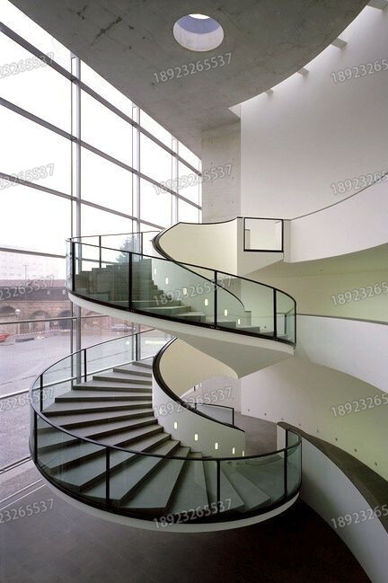 钢结构玻璃楼梯 艺术旋转楼梯