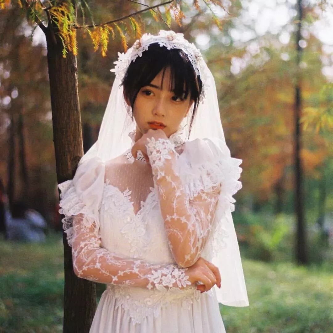 婚纱女生头像
