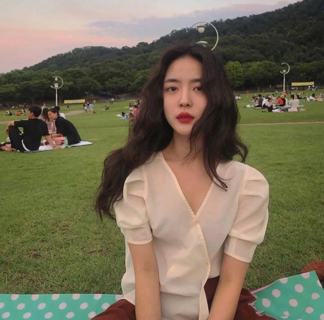 女生头像壁纸/颜色/可爱/情侣/少女心/文字/锁屏/渐变/节日/动漫/横屏