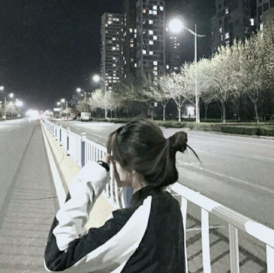 女生背影头像