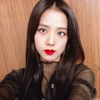 blackpink金智秀头像,blackpink头像 金珍妮 blackpink 金智秀jisoo 头像来源 @tea-krisy