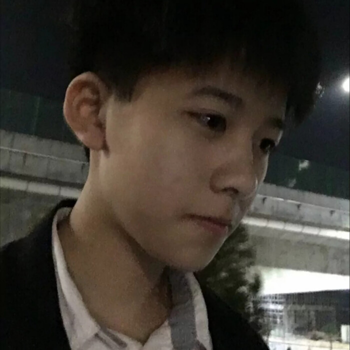 自截 二传注明dt想高冷的蔡同学男生头像男神头像部位男头