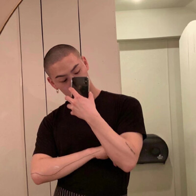 忧郁欧美男头像