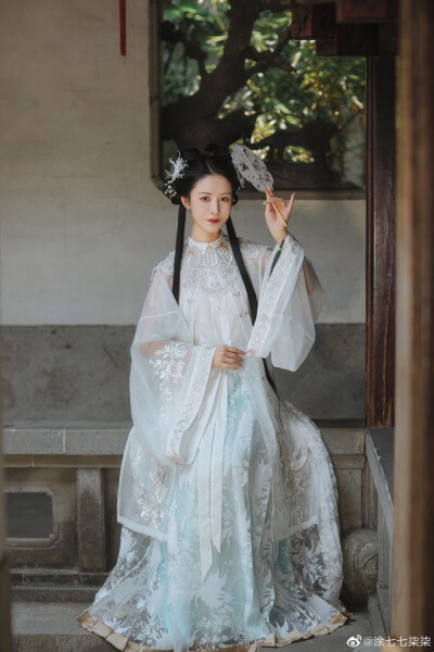 明制汉服美女