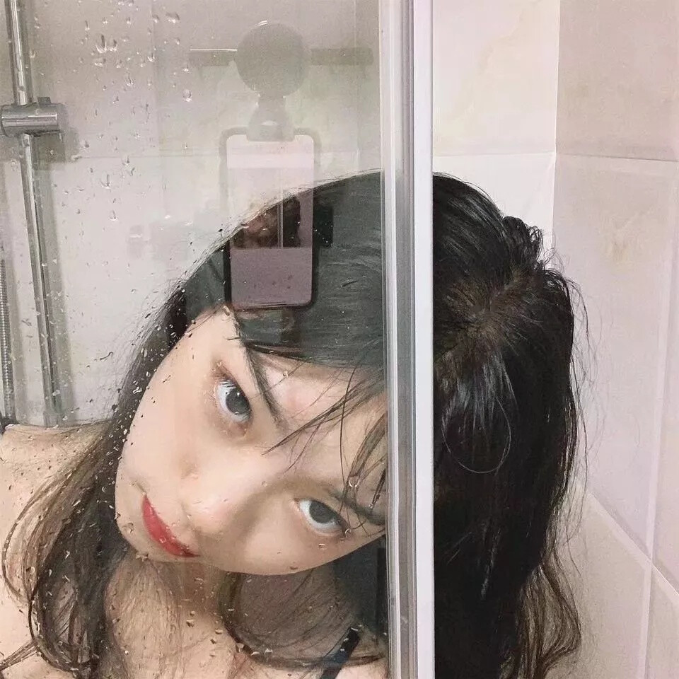女生头像#爱与被爱都比不上相爱