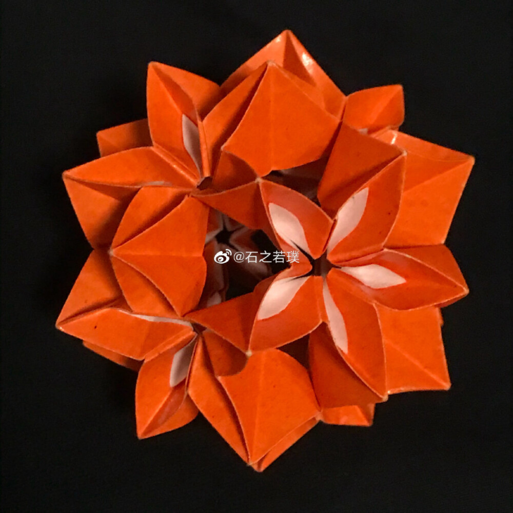perlecillin  15分钟前   关注  立体构成 折纸 花纸球 花球 评论