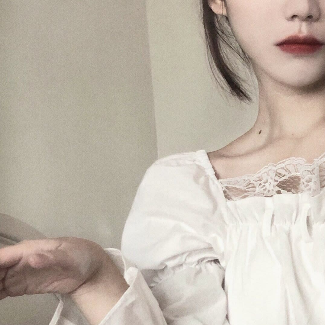 女生头像点我专辑,还有更多的照片和其他专辑,别错过了记得『点赞』