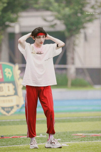 tf家族夏日运动会 丁程鑫 cr:logo