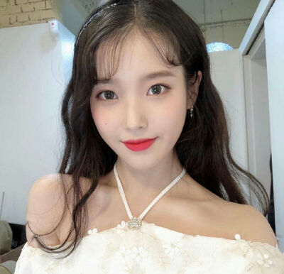 爱豆头像 iu 李知恩 ins 韩系 女头喜欢是毫无理由的护短和潜意识的