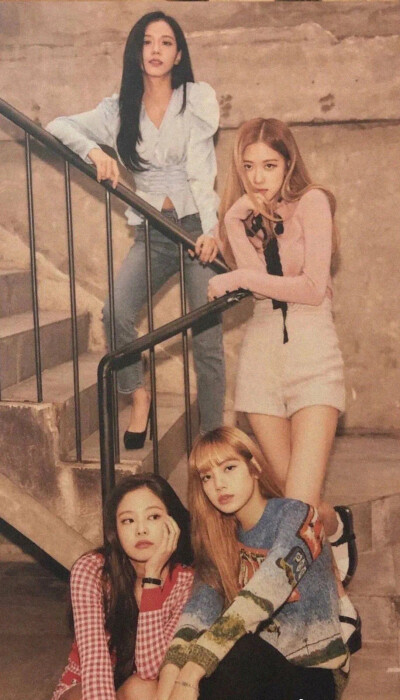 jennie和rose合照,lisa和jennie的合照 blackpink Ⅱ jennie lisa jisoo rose