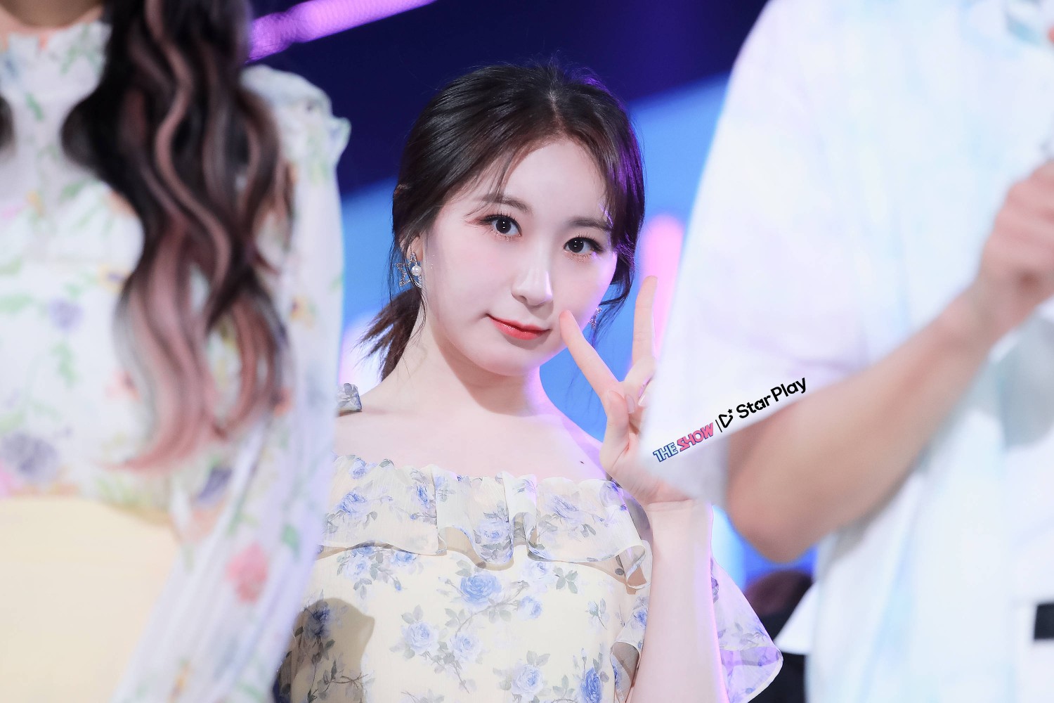 izone 张元英 宫脇咲良 曹柔理 崔睿娜 安宥真 矢吹奈子 权恩妃